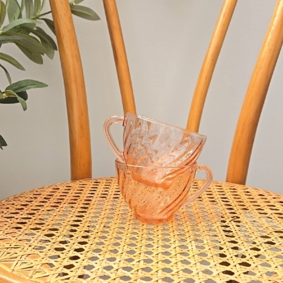 Arcoroc France Other - Vintage 80's Arcoroc France Pink Rosaline Swirl Glass Teacups